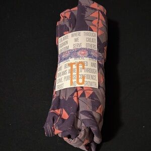 LuLaRoe pink black and gray Geometric Leggings tall  curvy has hair tie with it